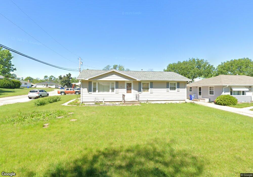 348 23rd St NW, Cedar Rapids, IA 52405 - photo 1