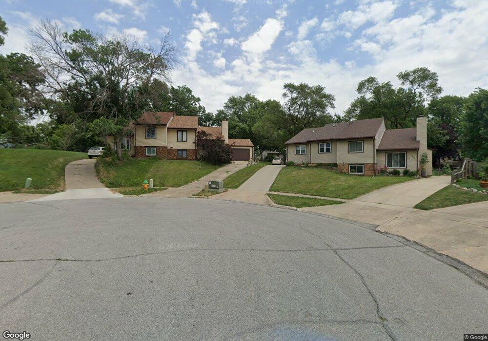 220 E Hughes Cir, Des Moines, IA 50315 - photo 1