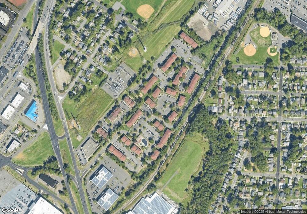 122 Keystone Ct unit 122A, Woodbridge, NJ 07095 - photo 1