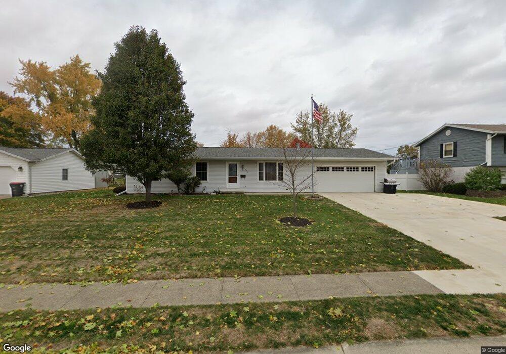 306 Cole Dr, Wapakoneta, OH 45895 - photo 1