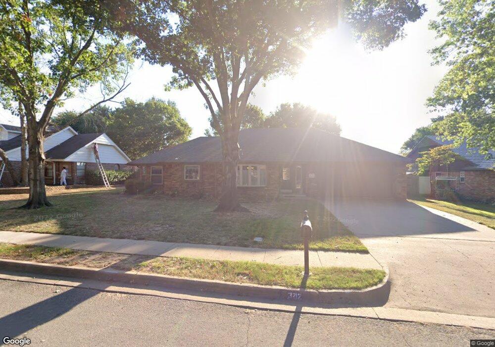 3212 Brighton Ln, Bartlesville, OK 74006 - photo 1