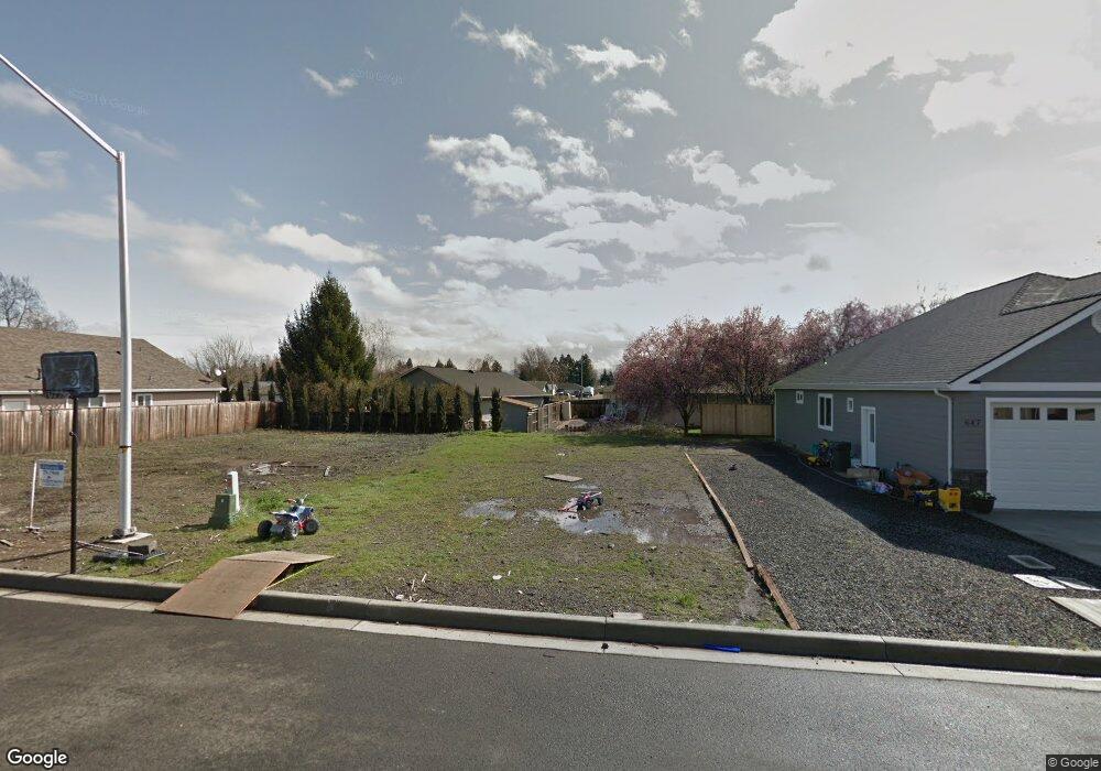 643 John Wayne Dr, Central Point, OR 97502 - photo 1