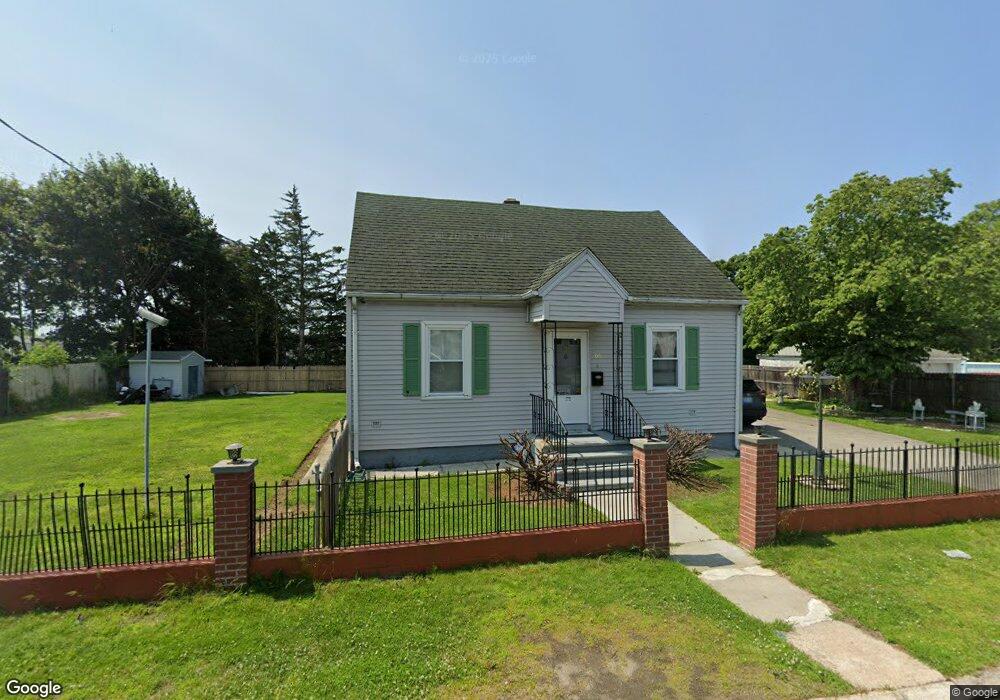98 Chestnut Hill Ave, Cranston, RI 02920 - photo 1
