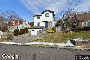 5 Crest Dr N, Cresskill, NJ 07626