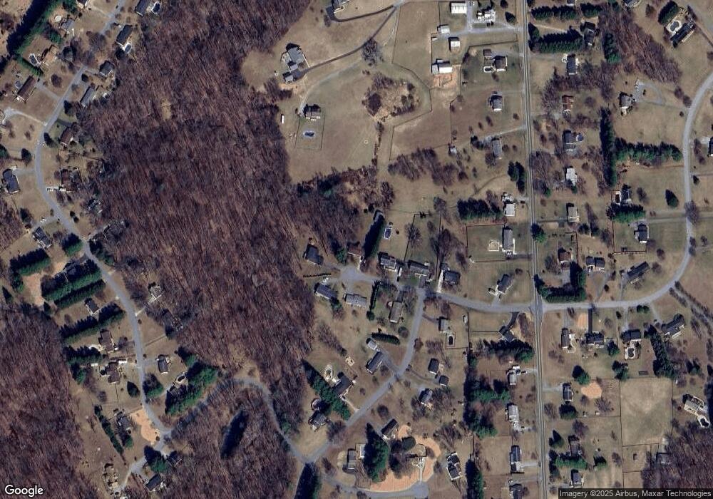 1102 Canterbury Ct, Sykesville, MD 21784 - photo 1