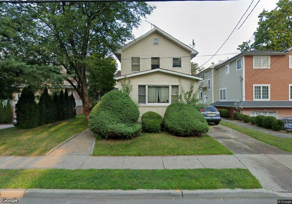 35 Grove St, Tenafly, NJ 07670 - photo 1