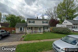 9 Alder Ln, Levittown, PA 19055