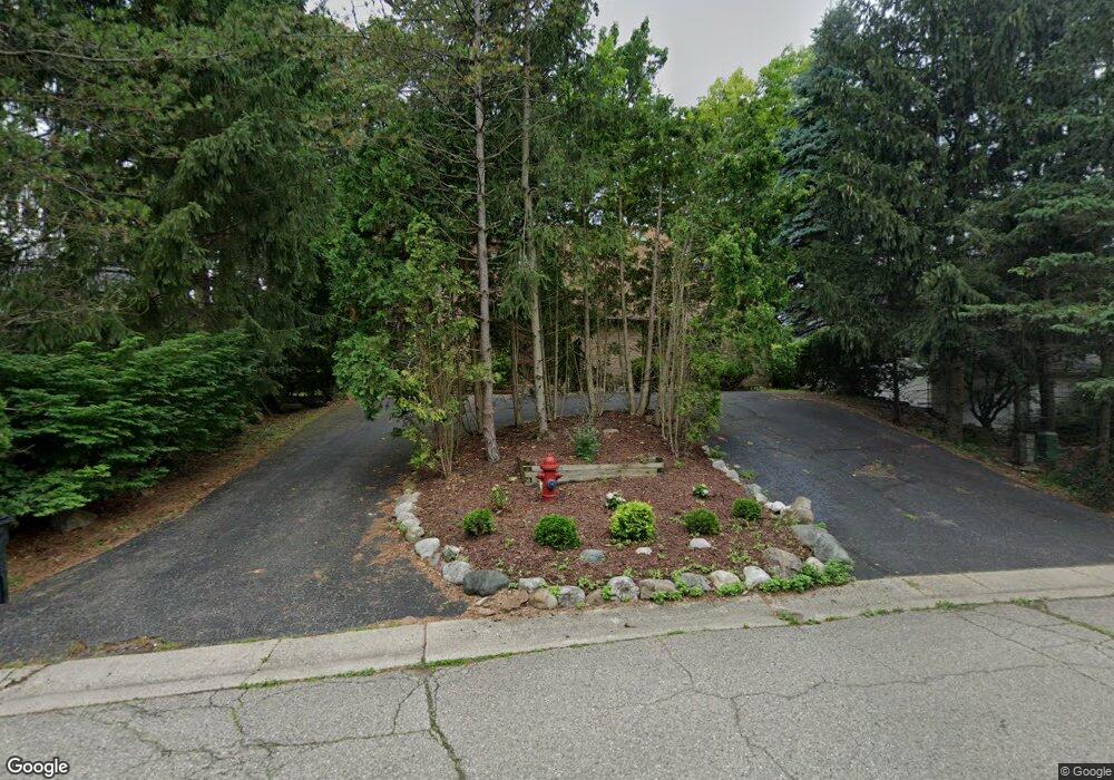 4409 Rolling Pine Dr, West Bloomfield, MI 48323 - photo 1