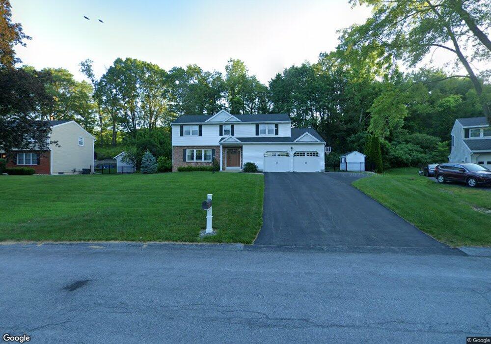 29 Green Meadows La, Colonie Tov, NY 12211 - photo 1