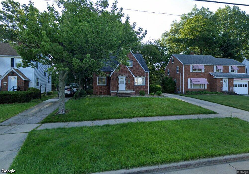 1945 Beverly Hills Dr, Euclid, OH 44117 - photo 1