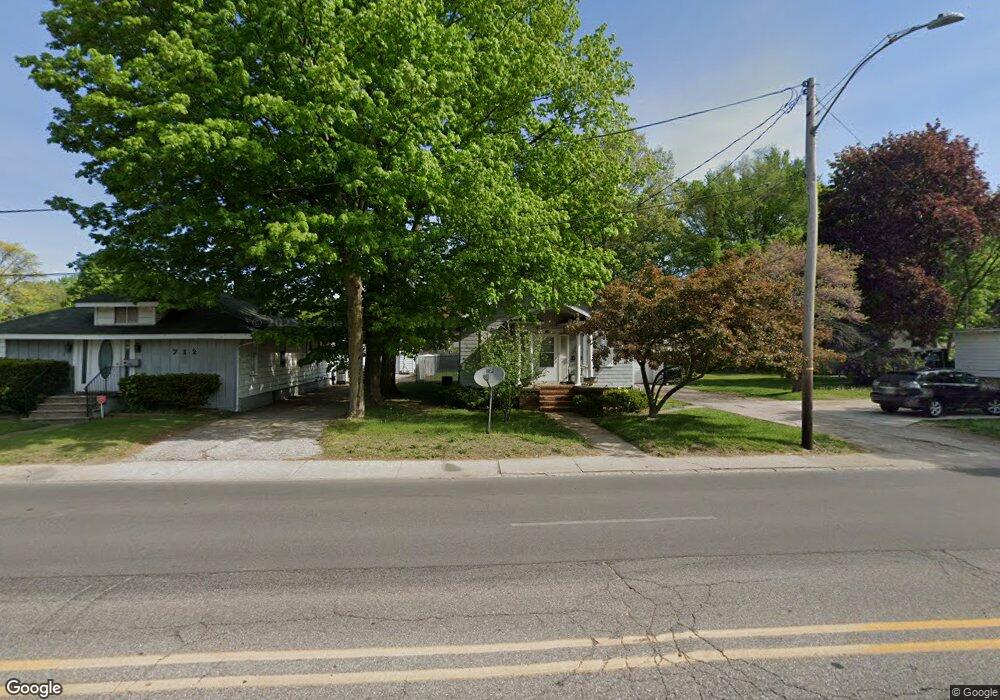 714 E Bristol St, Elkhart, IN 46514 - photo 1