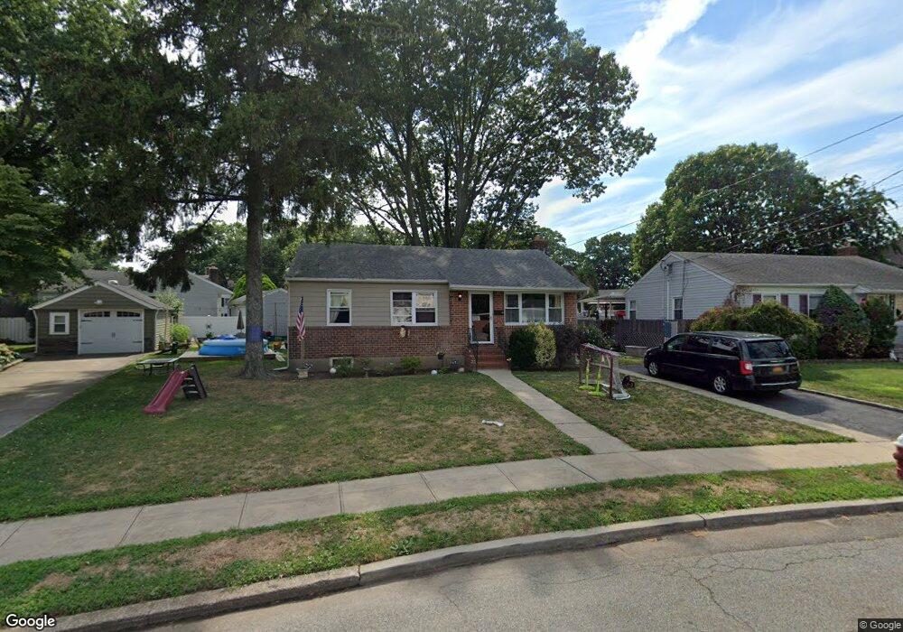 61 Dolores Place, Malverne, NY 11565 - photo 1