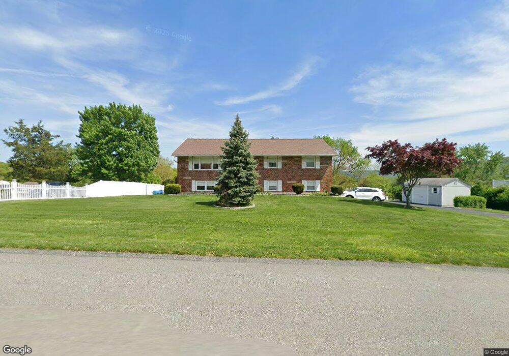 77 Nantucket Dr, Fishkill, NY 12524 - photo 1