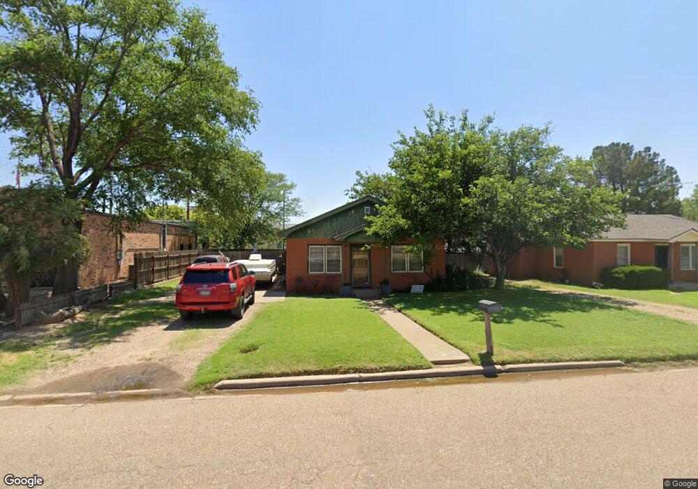512 Grandview St, Plainview, TX 79072 - photo 1
