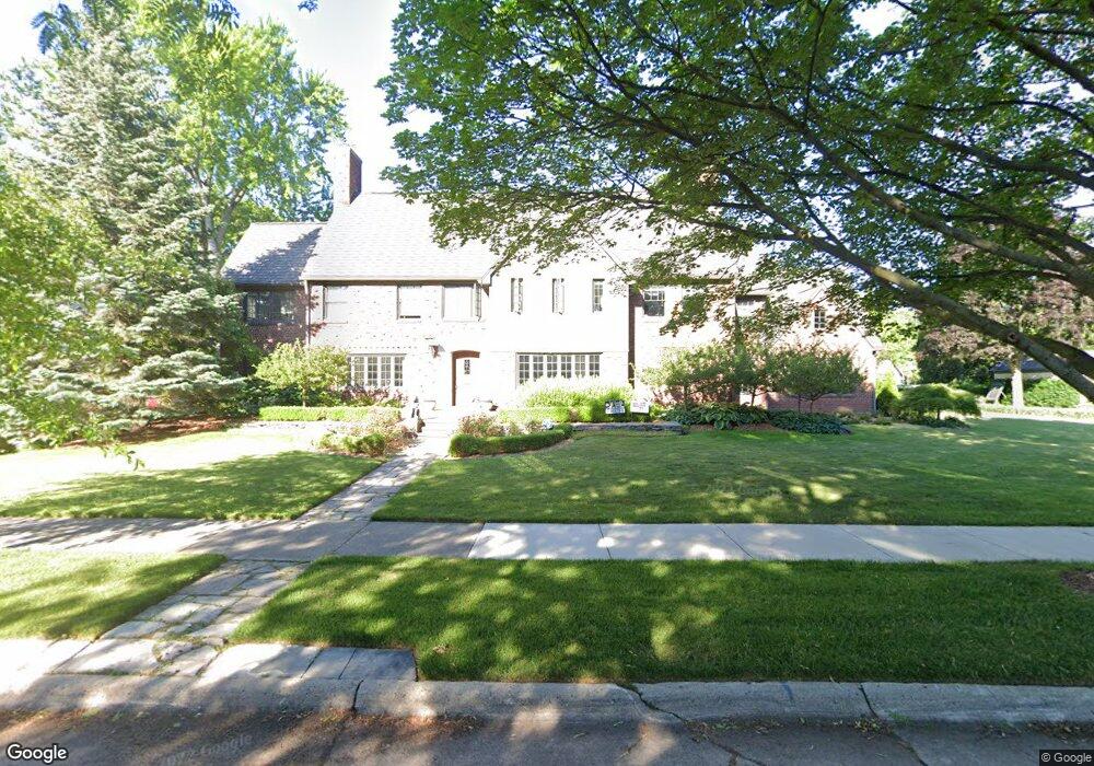 445 University Place, Grosse Pointe, MI 48230 - photo 1