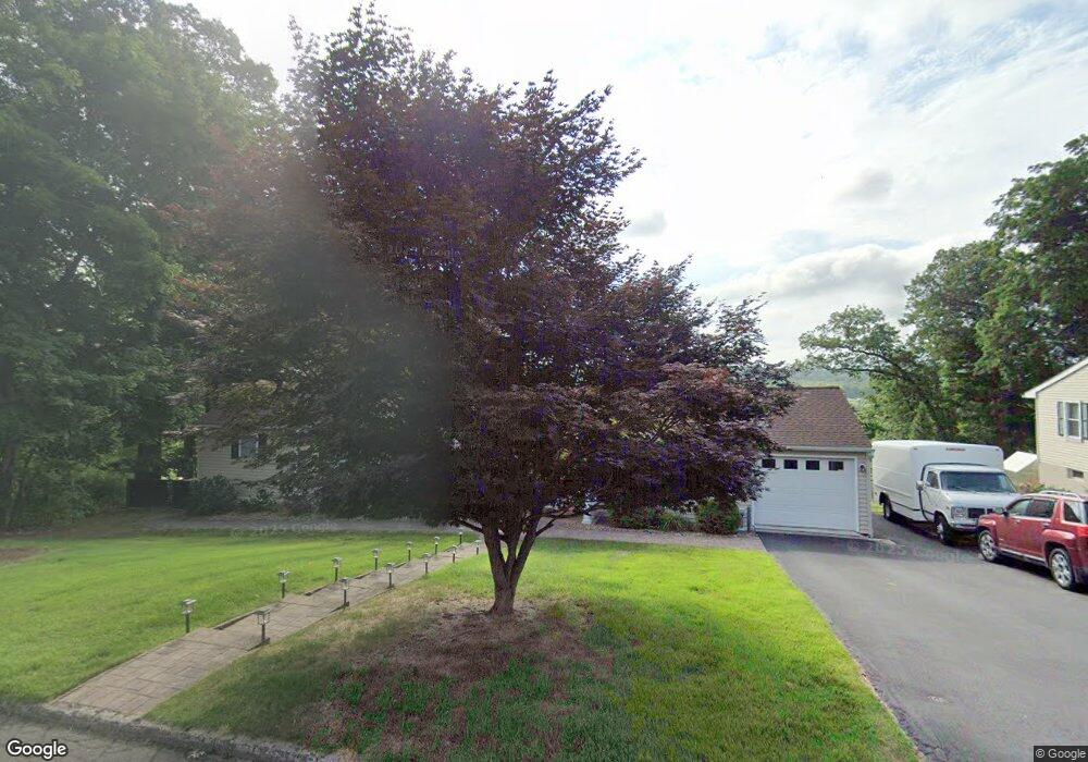 19 Lincoln Dr, Wallingford, CT 06492 - photo 1