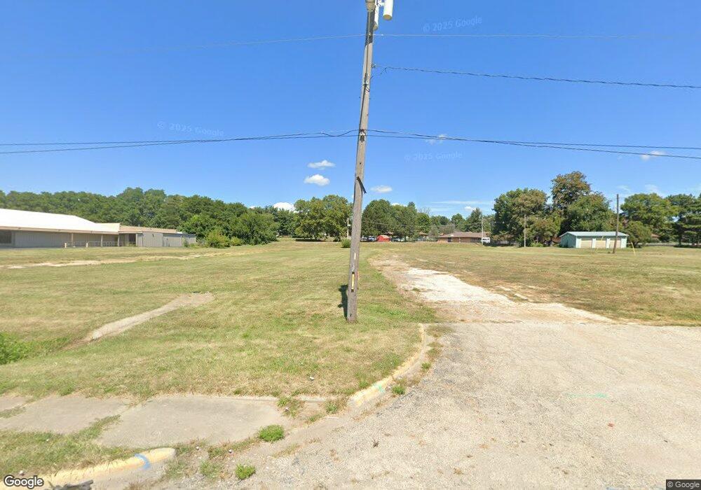 1910 W Morton Ave, Jacksonville, IL 62650 - photo 1