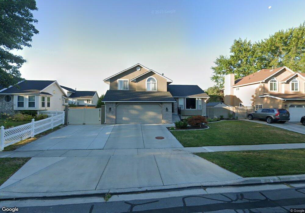 1052 E Old Dairy Rd, Sandy, UT 84094 - photo 1