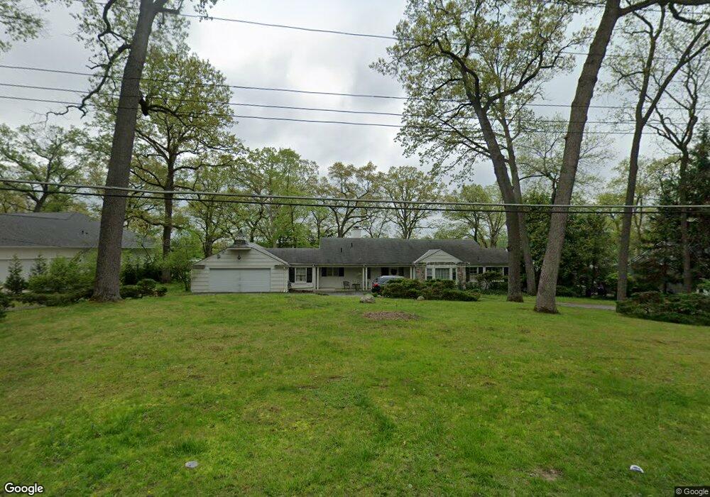 1015 Timberlake Dr, Bloomfield Hills, MI 48302 - photo 1