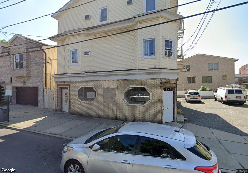 9028 Palisade Plaza, North Bergen, NJ 07047 - photo 1