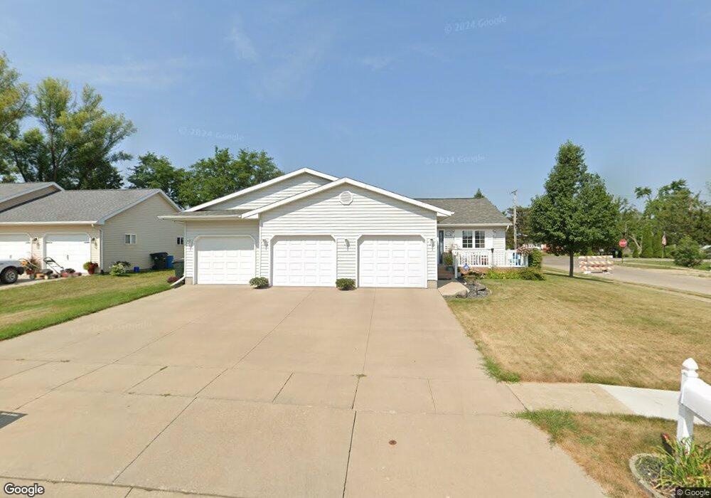 1254 41st Street Ct NW, Cedar Rapids, IA 52405 - photo 1