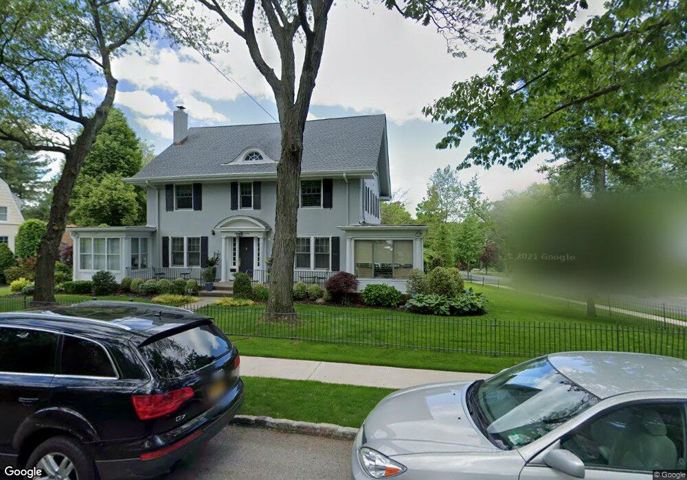 265 Park Ln, Little Neck, NY 11363 - photo 1