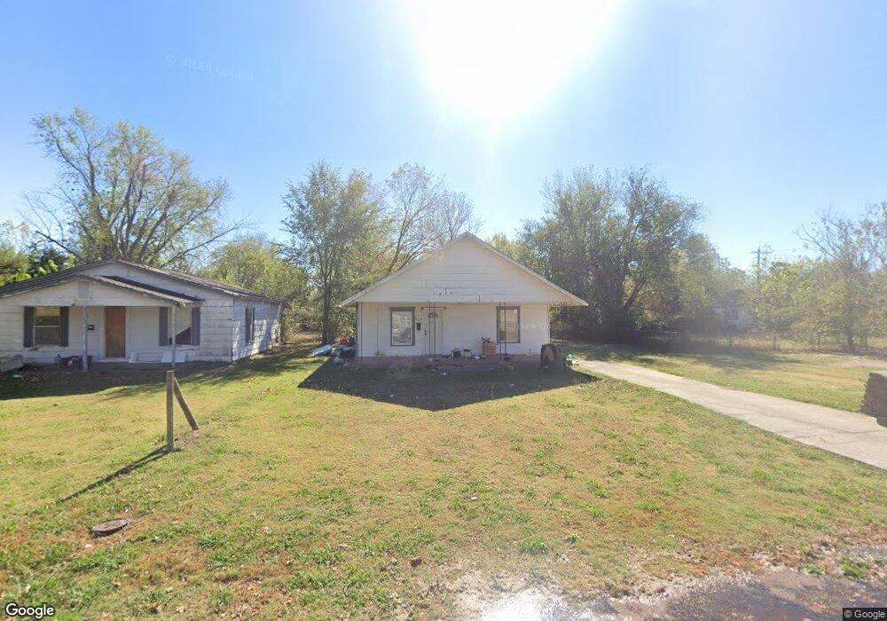 812 W 12th St, Okmulgee, OK 74447 - photo 1