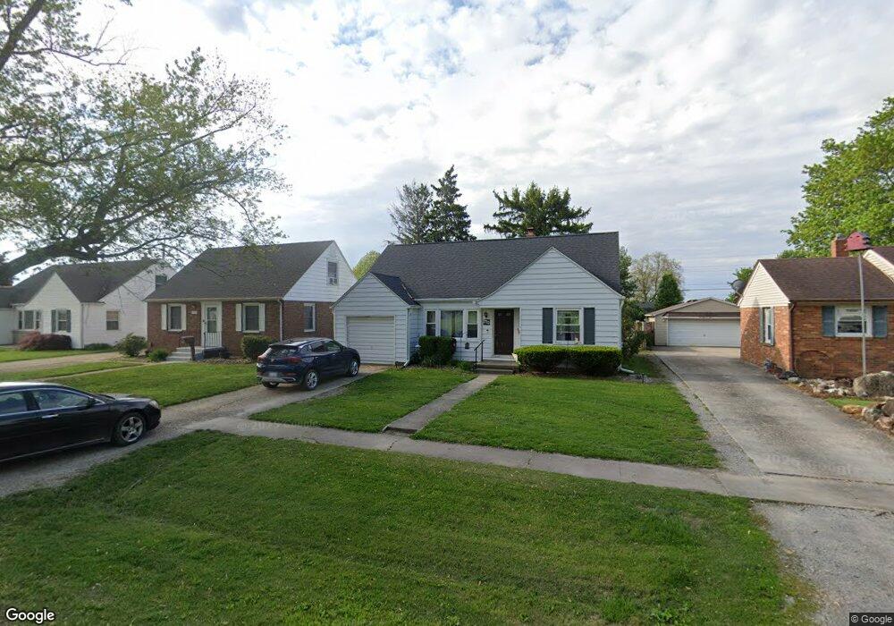 2713 Walnut Ave, Mattoon, IL 61938 - photo 1