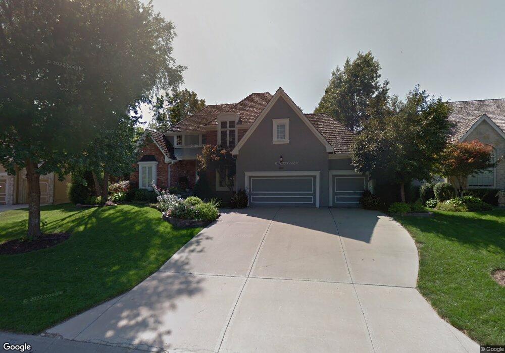 7412 Oakview St, Shawnee, KS 66216 - photo 1