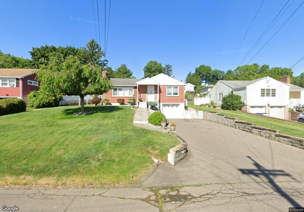 39 Tanglewood Rd, Wethersfield, CT 06109 - photo 1