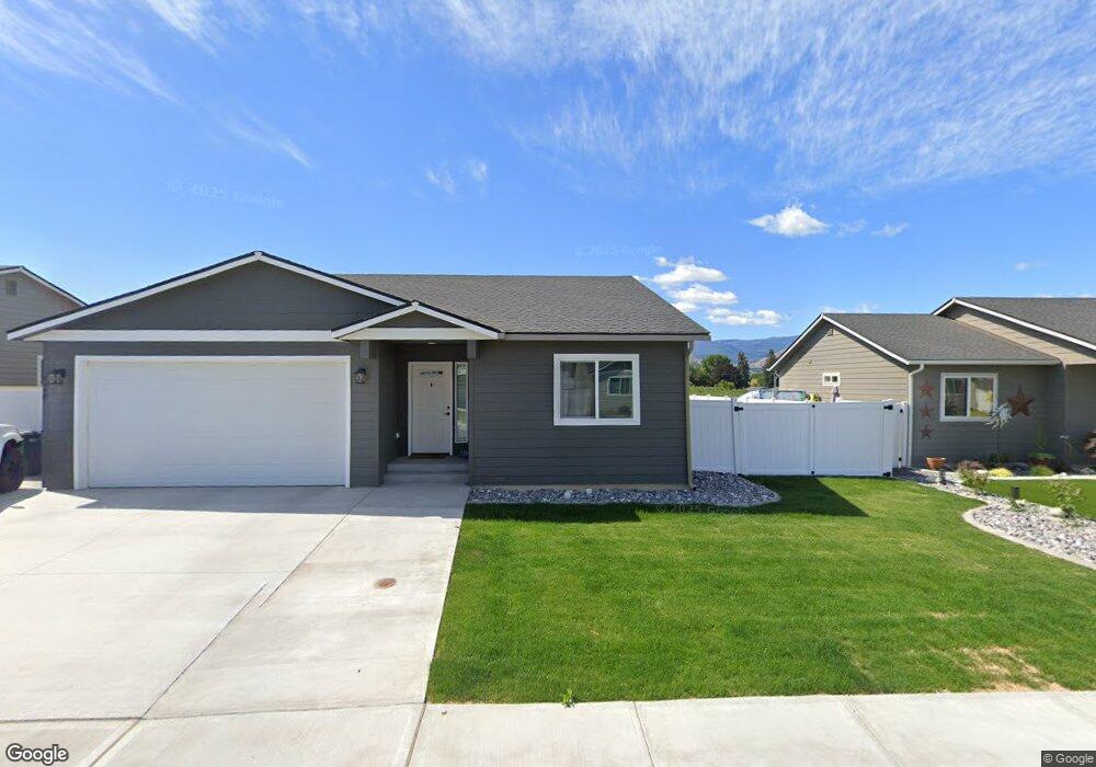 2440 3rd St SE, East Wenatchee, WA 98802 - photo 1