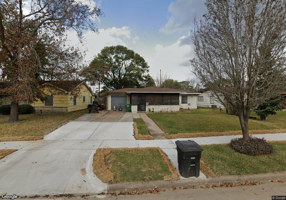 7659 Hereford St, Houston, TX 77087 - photo 1