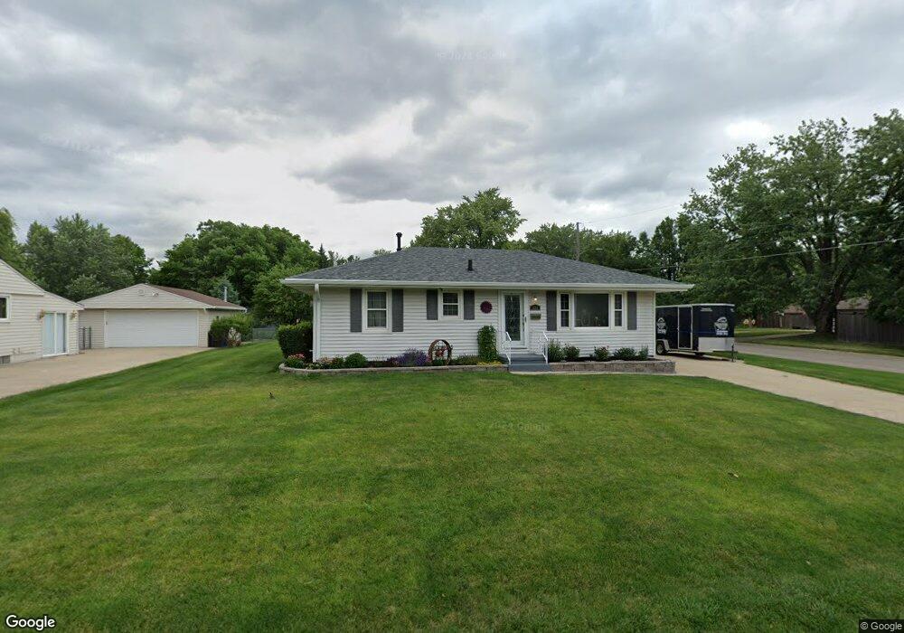 230 E Thornton Ave, Des Moines, IA 50315 - photo 1