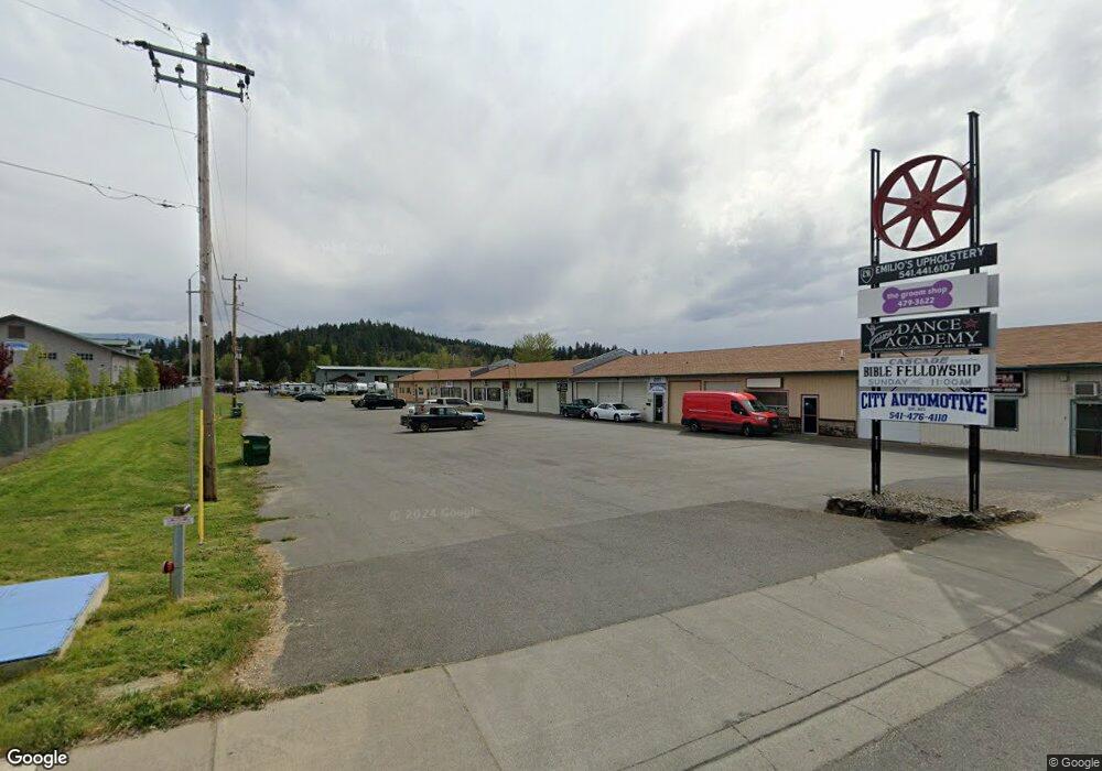 1515 Redwood Ave unit C, Grants Pass, OR 97527 - photo 1