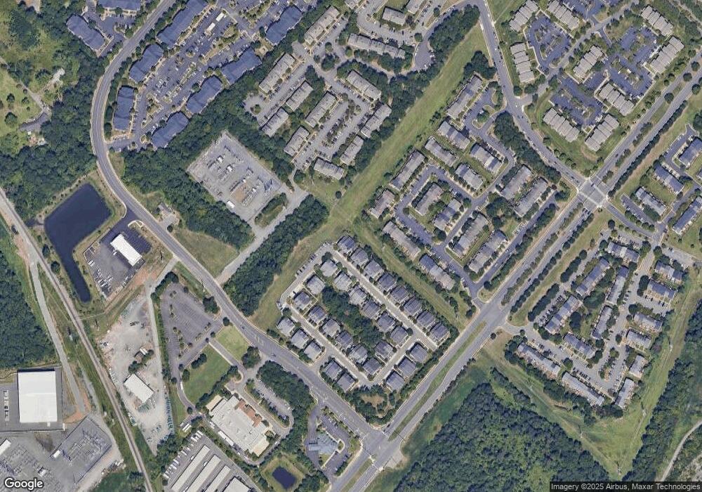 11236 Wortham Crest Cir, Manassas, VA 20109 - photo 1