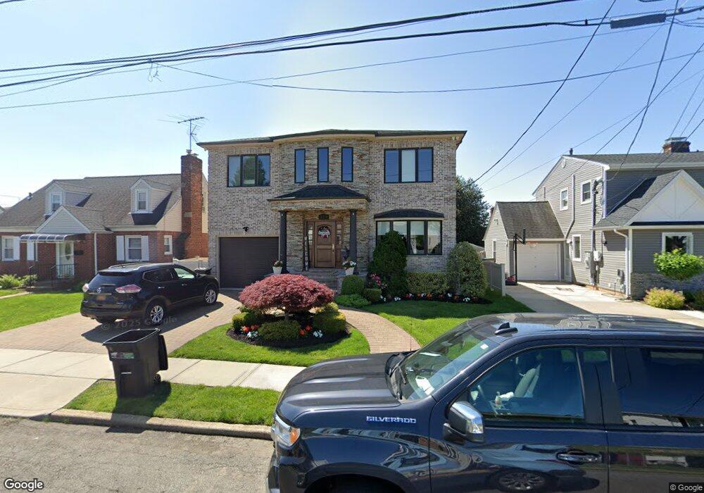 173 Evelyn Rd, Mineola, NY 11501 - photo 1