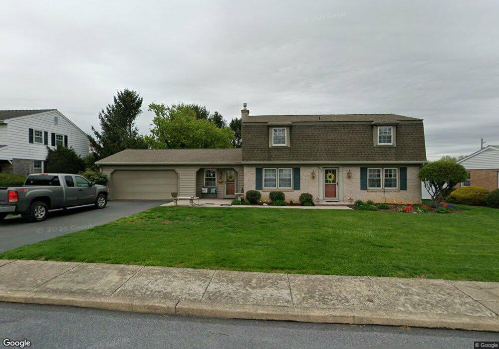 339 E Cedar St, New Holland, PA 17557 - photo 1