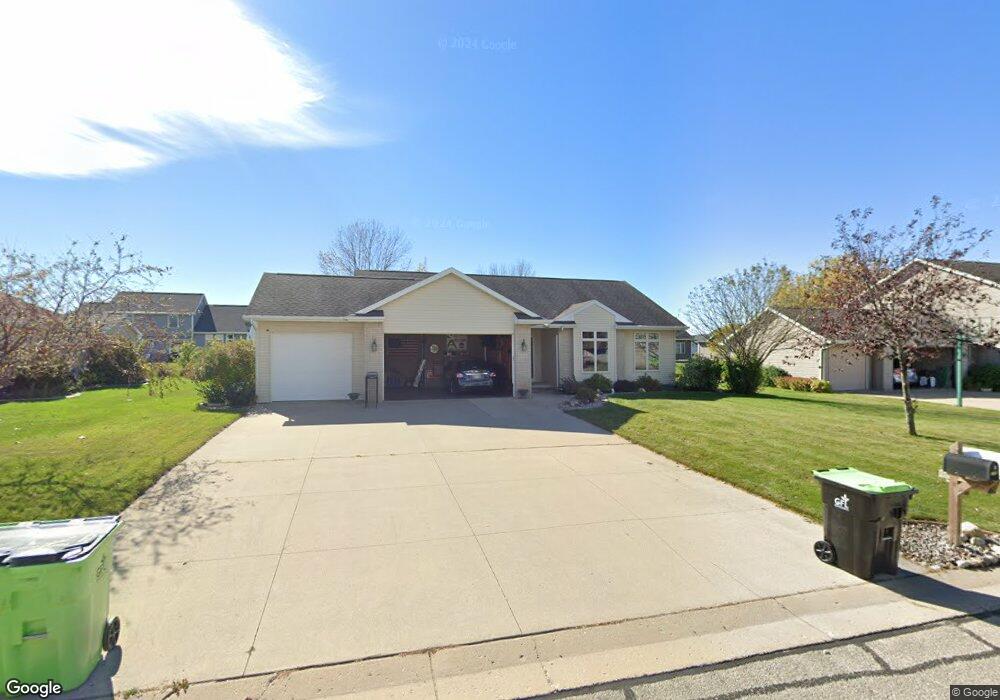 W5567 Bailey Dr, Appleton, WI 54915 - photo 1