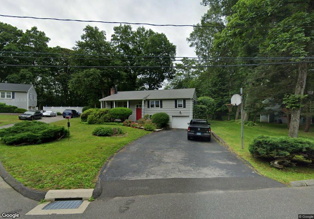 28 Wayfaring Rd, Norwalk, CT 06851 - photo 1