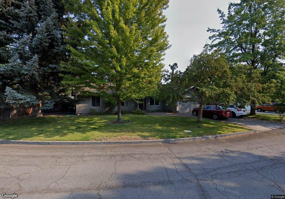 1638 NE Woodridge Ln, Bend, OR 97701 - photo 1