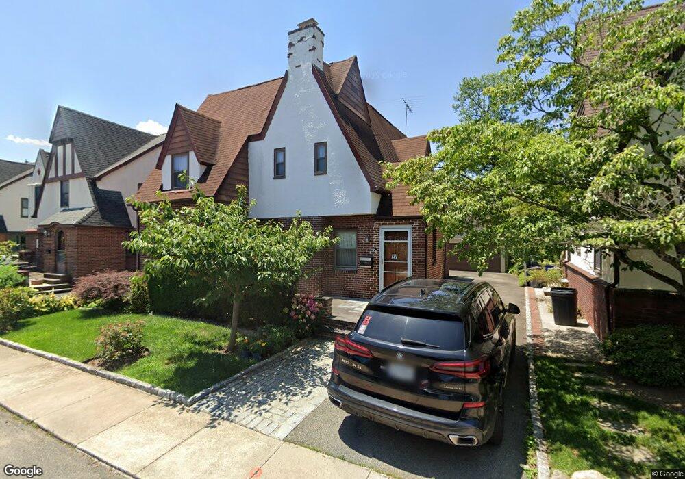 27 Bayview Terrace, Manhasset, NY 11030 - photo 1