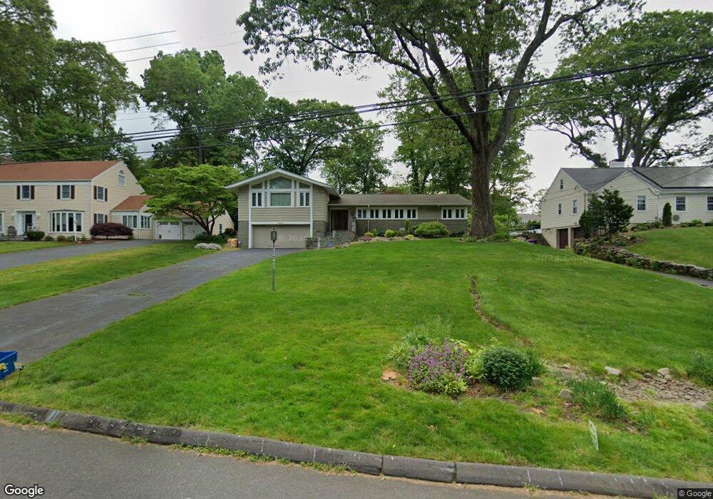 309 Random Rd, Fairfield, CT 06825 - photo 1