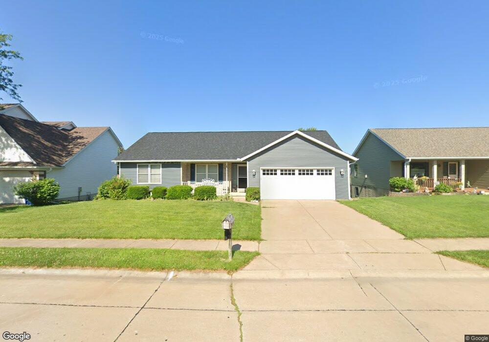 4304 N Oak St, Davenport, IA 52806 - photo 1