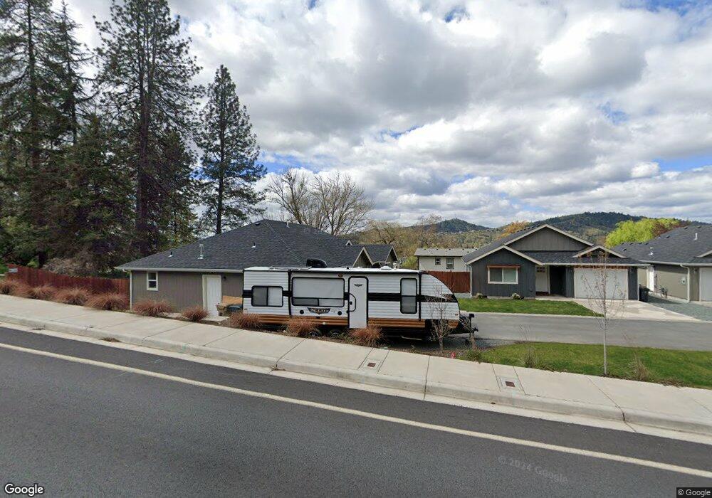 1538 NE 9th St, Grants Pass, OR 97526 - photo 1