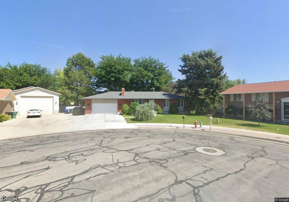 6907 Harvest Cir, West Jordan, UT 84084 - photo 1