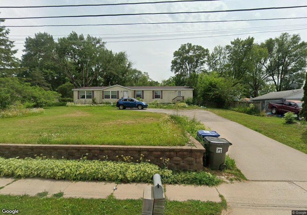 2367 W 49th St, Davenport, IA 52806 - photo 1