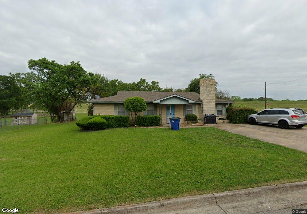 1717 Lyndale Dr, Ennis, TX 75119 - photo 1