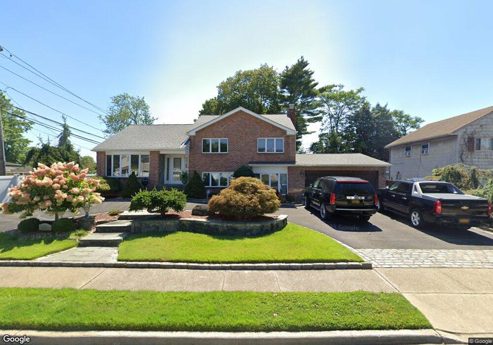 3804 Regent Ln, Wantagh, NY 11793 - photo 1
