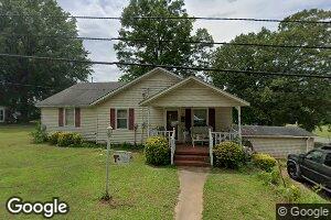 737 Barnwell St, Calhoun Falls, SC 29628