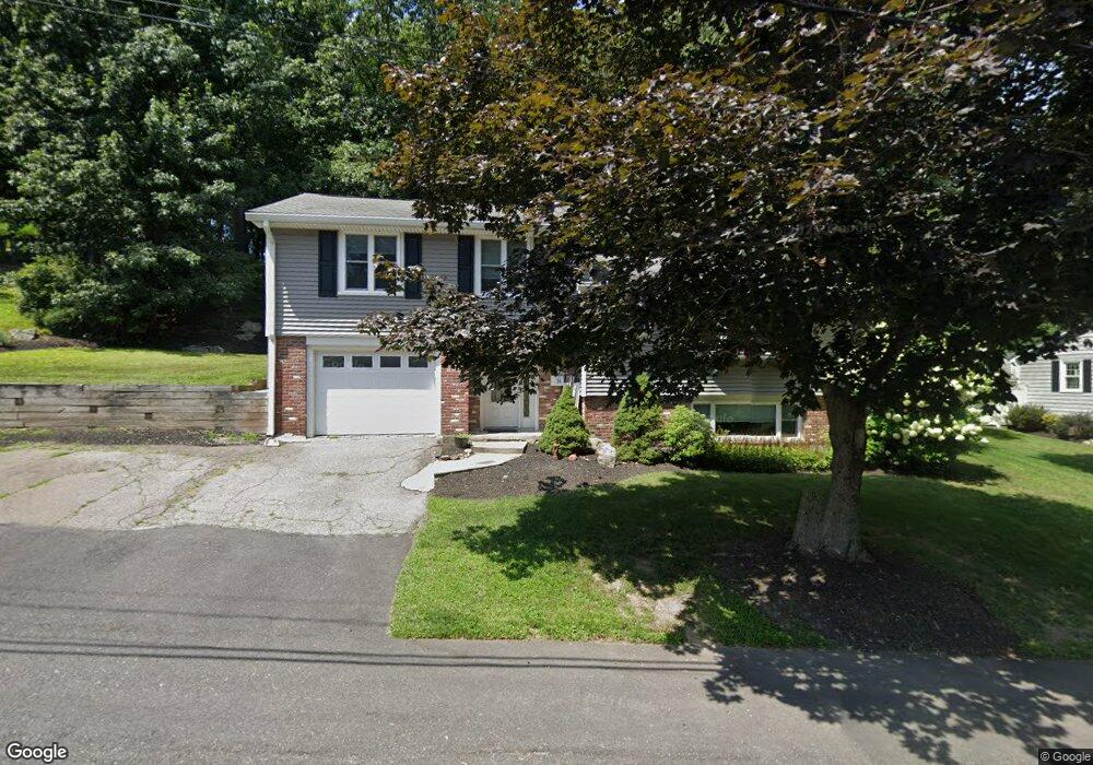 31 Pilgrim Rd, Braintree, MA 02184 - photo 1